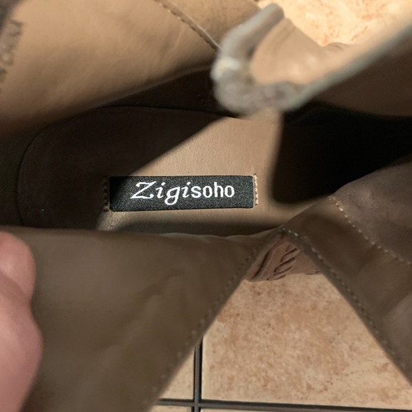 Zigi Soho Halyn Ankle Boot in Taupe size 10 - Picture 8 of 13